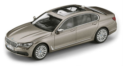 Модель BMW 750 Li (G12), Cashmere Silver, Scale 1:43
