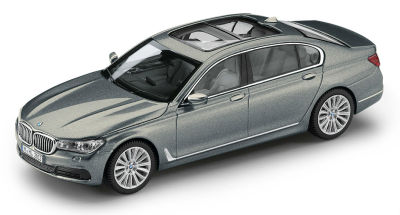 Модель BMW 750 Li (G12), Arctic Grey, Scale 1:43