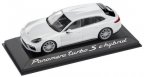 Модель автомобиля Porsche Panamera Turbo S E-Hybrid Sport Turismo, Scale 1:43, Carrara White