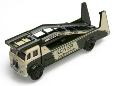 Ретро автовоз Land Rover Car Transporter, Scale 1:76, Bronze Green