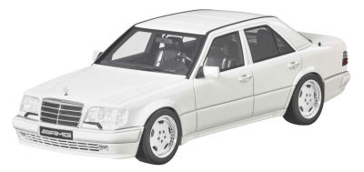 Модель Mercedes-Benz E60 AMG, W124, White, 1:18 Scale