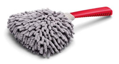 Щетка из микрофибры для уборки пыли в салоне Audi
