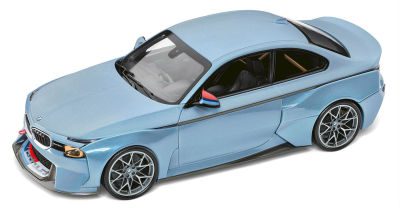 Модель автомобиля BMW 2002 Hommage, Ice Blue, 1:18 Scale