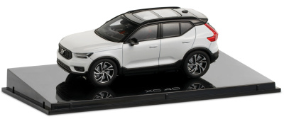 Модель автомобиля Volvo XC40, Crystal White, Scale 1:43