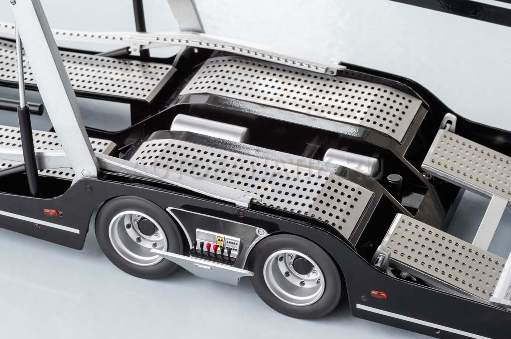 Модель автовоза Mercedes Actros, Transporter, Obsidian black, 1:18 Scale, а...