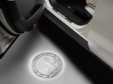Проекция герба Mercedes-AMG в передние двери, артикул A2138206003