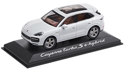 Модель автомобиля Porsche Cayenne Turbo S E-Hydbrid (E3), Scale 1:43, Carrara White