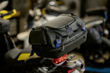 Малая задняя сумка BMW Motorrad Small Rear Bag, 35-42 Liter, Black Collection, артикул 77495A0E758