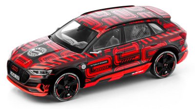 Масштабная модель Audi e-tron, FC Bayern Munich triple 2020 lim. edit., black/red, Scale 1:43
