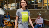 Женская футболка MINI T-Shirt Wordmark Gradient Women’s, Grey/Energetic Yellow/White, артикул 80145A0A758