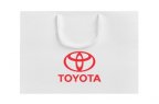 Бумажный подарочный пакет Toyota, белый, размер S: 23 х 17 х 10 см.