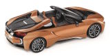 Модель автомобиля BMW i8 Roadster, E Copper Metallic / Black, 1:64 Scale, артикул 80452454786