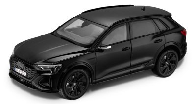 Масштабная модель Audi Q8 e-tron, myth black, Scale: 1:18
