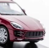 Модель автомобиля Porsche Macan Turbo, Scale 1:43, Impulse Red, артикул MAP01995315