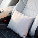 Подушка в салон Zeekr Saloon Comfort Cushion, White, артикул Zeekr012