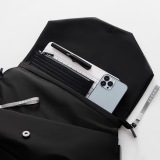 Сумка-мессенджер Zeekr City Crossbody Bag, артикул Zeekr170