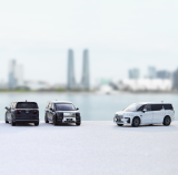 Масштабная модель Zeekr 009 Scale Model, 1:43, Black/White/Blue, артикул ZWC-0000130