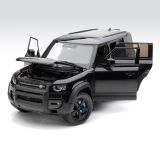 Масштабная модель автомобиля Land Rover Defender 110 V8 Scale Model 1:18 - Santorini Black, артикул LKDC099BKW