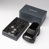 Модель-скульптура Land Rover Defender Icon Model 02 - Santorini Black, артикул DLGF167BKA