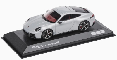 Модель автомобиля Porsche 911 Carrera S (992.2), Ice Grey Metallic, Scale 1:43